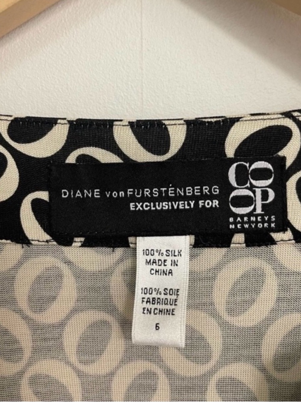 Diane Von Furstenberg 100% Silk Wrap Dress — Black & White Geometric Print - Picture 3 of 3